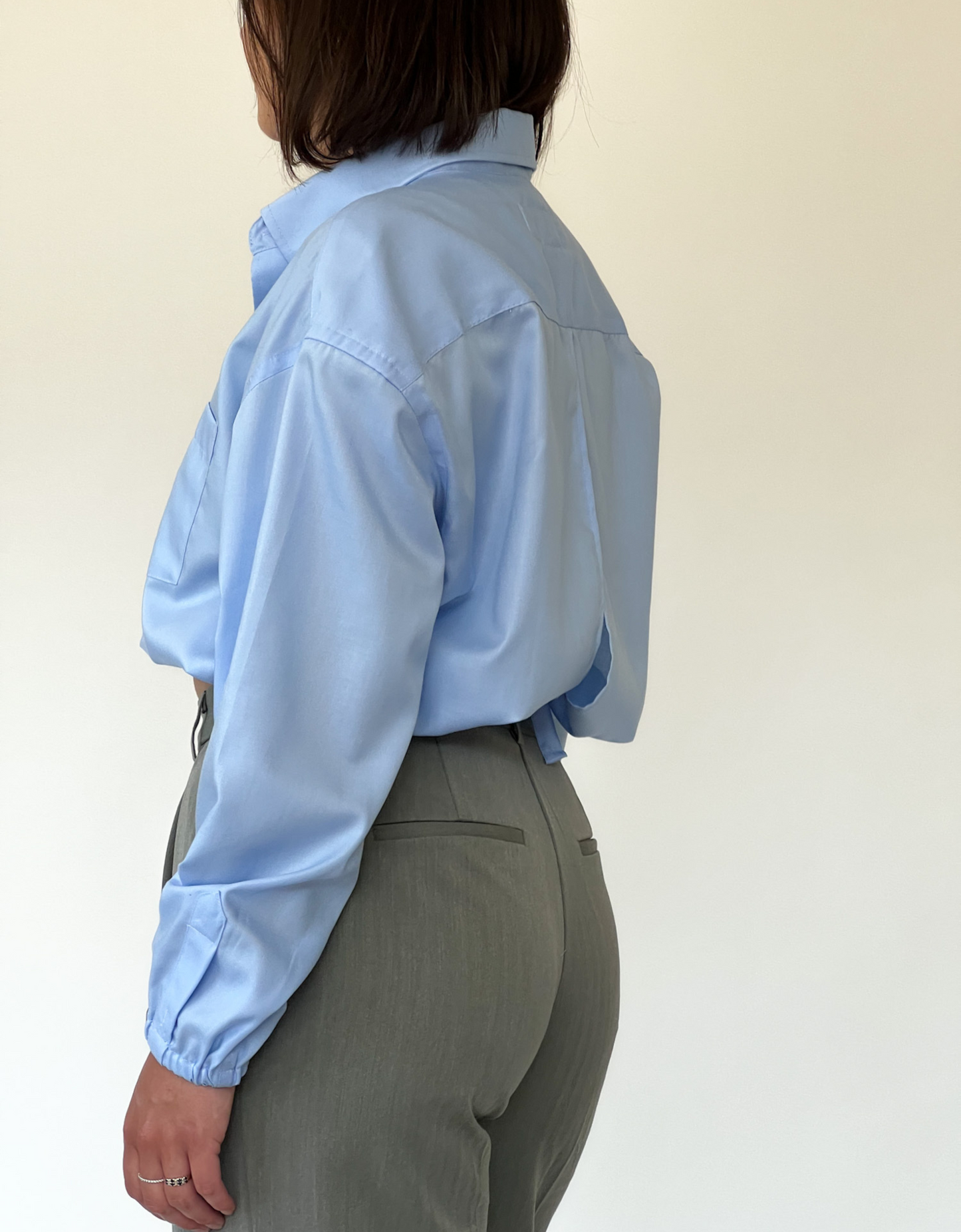 Cropped open back blouse with straps and puffy sleeve - light blue